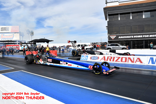 Johnny Ahten (near lane) vs 
Madison Payne (far lane)